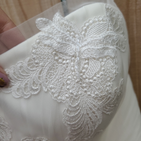 Melissa Sweet altered to an 8 Wedding Gown. - Picture 10 of 12